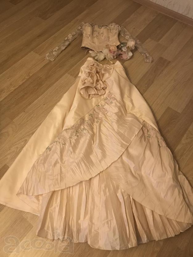 Коллекция вечерних платьев