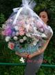 Букет из клубники и конфет, цветы в Москве