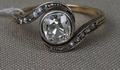 Продам кольцо с бриллиантом в Москве